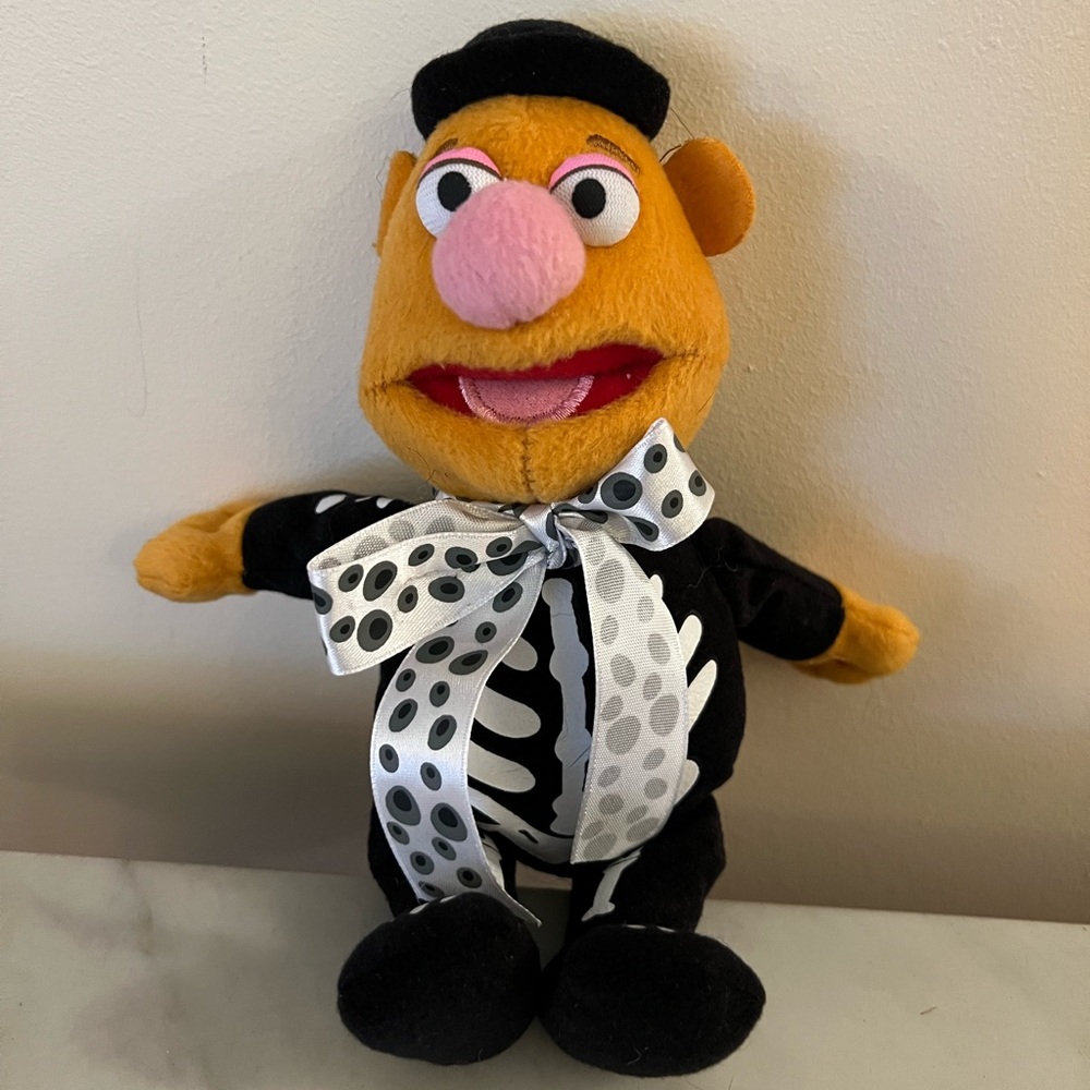 Walt Disney The Muppets FOZZIE BEAR Skeleton Costume 8" Plush Stuffed Animal Toy